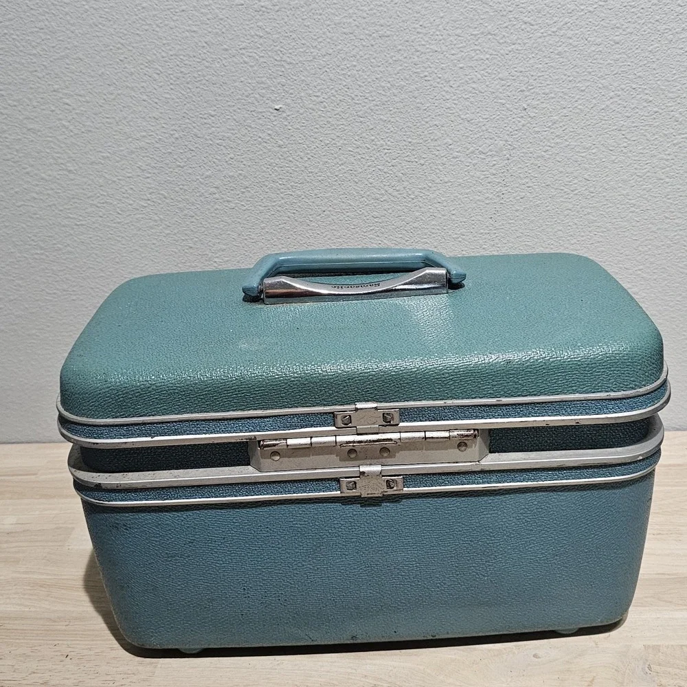 Samsonite Silhouette 1960s Vintage Blue Hard Shell Vanity Case